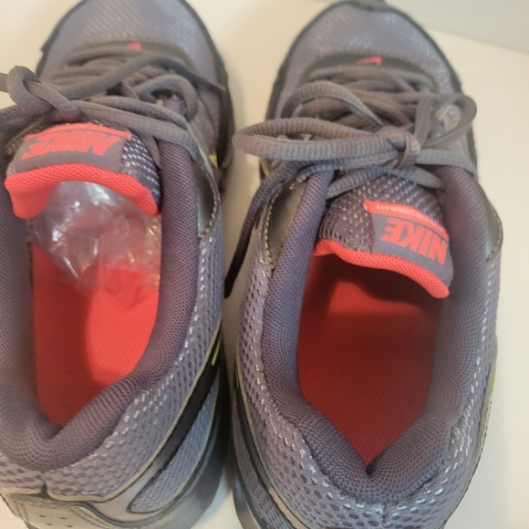 Nike Reax Run dominate Womens Run Dominate US Size 7 Gray Pink Sneakers Shoes - Picture 5 of 13